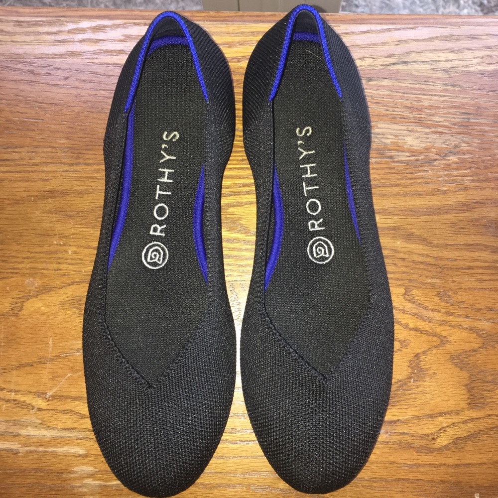 Black Rothy’s ballet flats. Size 7 1/2